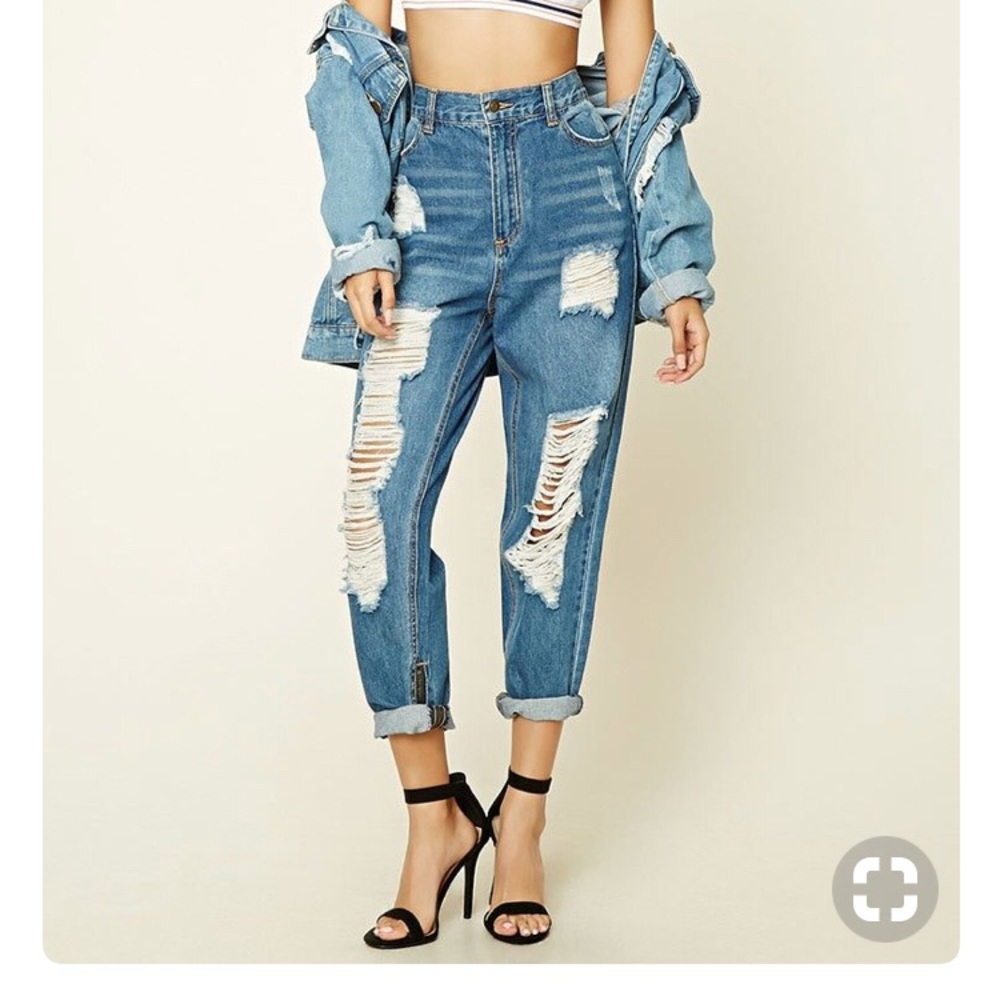 F21 	Distressed Mom Jeans